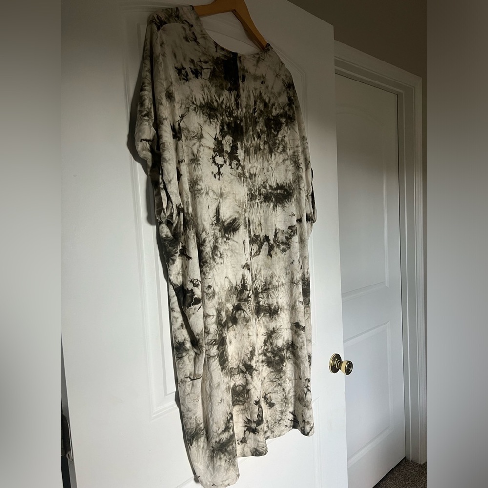 Adrienne Shawl - Picture 2 of 3